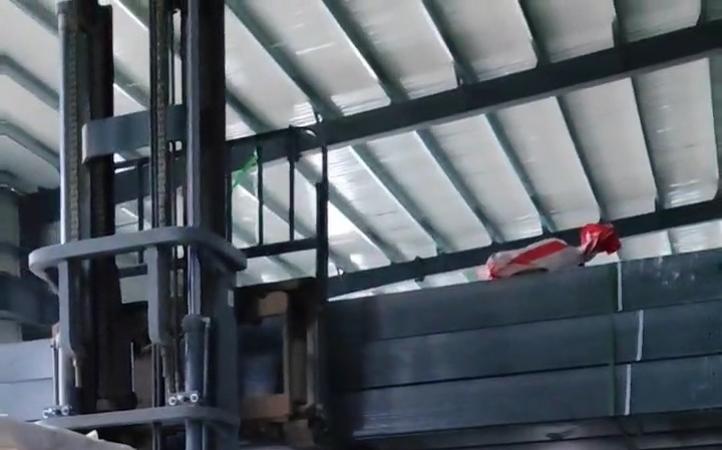 請(qǐng)問(wèn)槽式橋架和盤(pán)式橋架有什么區(qū)別？