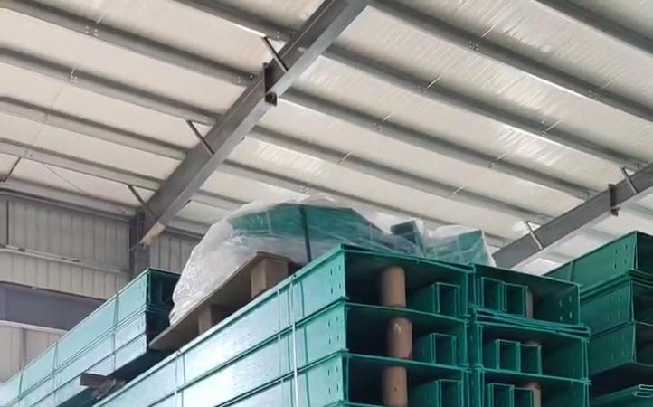 問(wèn)：槽式橋架和梯形橋架分別有什么特點(diǎn)